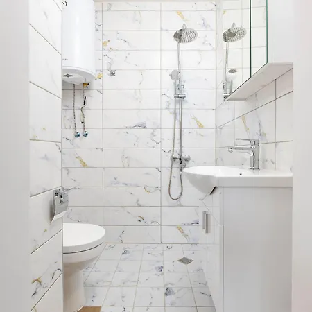 Daire Bright & Modern - Center By Flat Mаnager