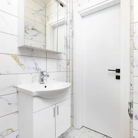 Bright & Modern - Center By Flat Mаnager Daire